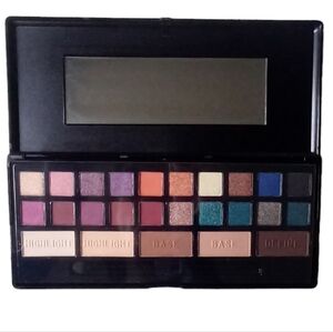 L.A. Colors Eyeshadow Pallette Never Used